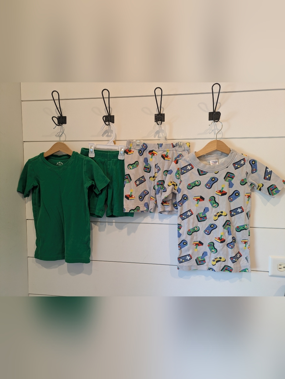 2 Pairs of Short Sleeve & Shorts Pajamas, size 6-7